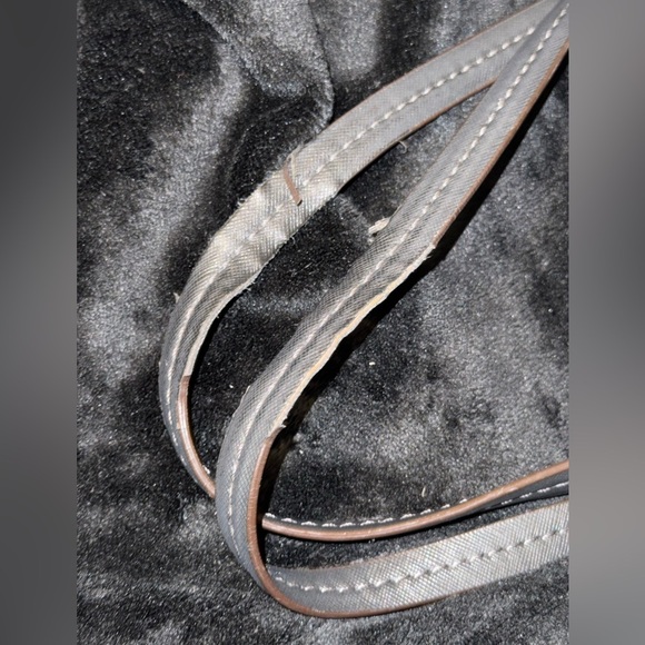 Coach Black Leather Shoulder Bag with Timeless Design - Picture 13 of 16